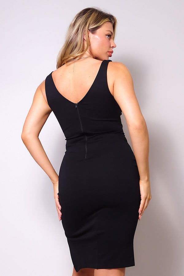 Sleeveless Plunging V-Neckline Mermaid Style Black Midi Dress